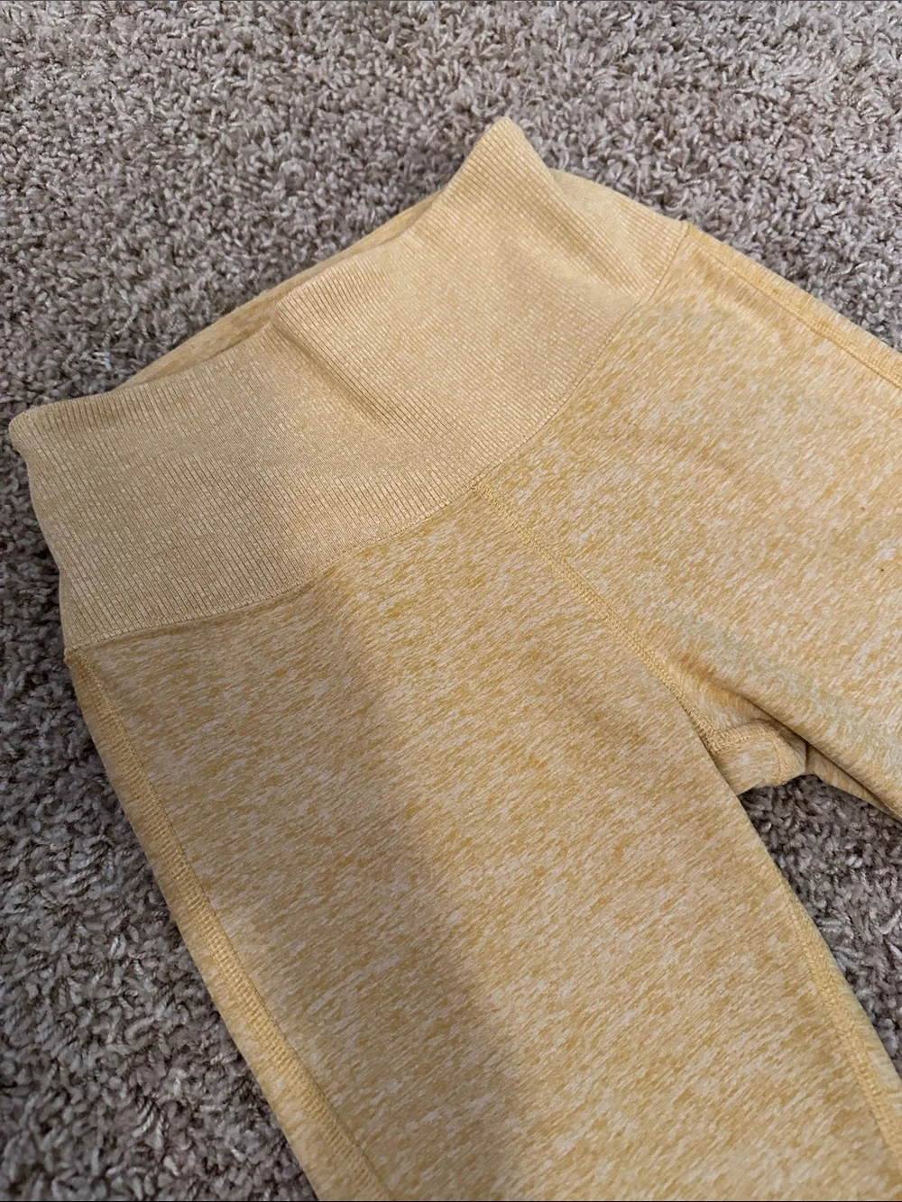 ALO Yoga Women's Soft Lounge Leggings Tuscan Sun Heather Yellow Athleisure  XS